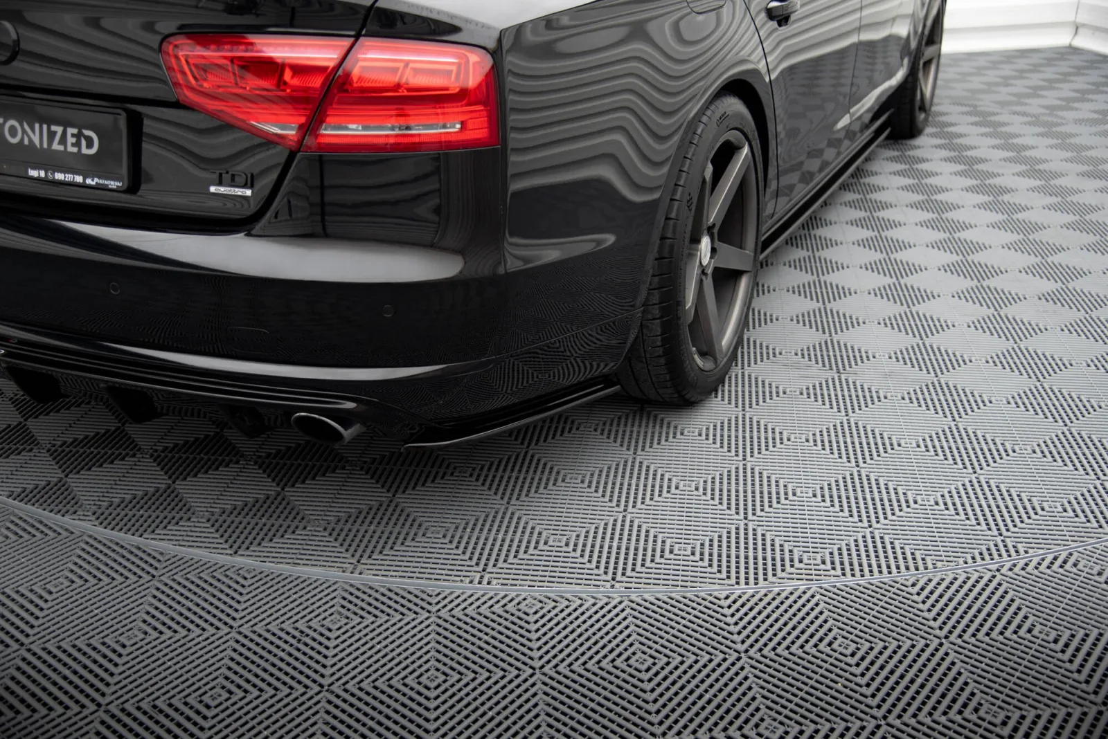 Rear Side Splitters compatible with Audi A8 D4