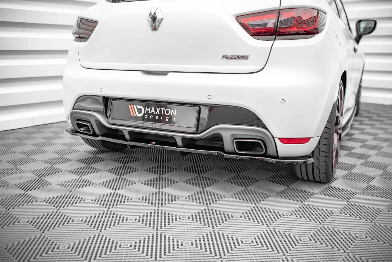 Rear Splitter (With Diffuser) compatible with Renault Clio RS Mk4