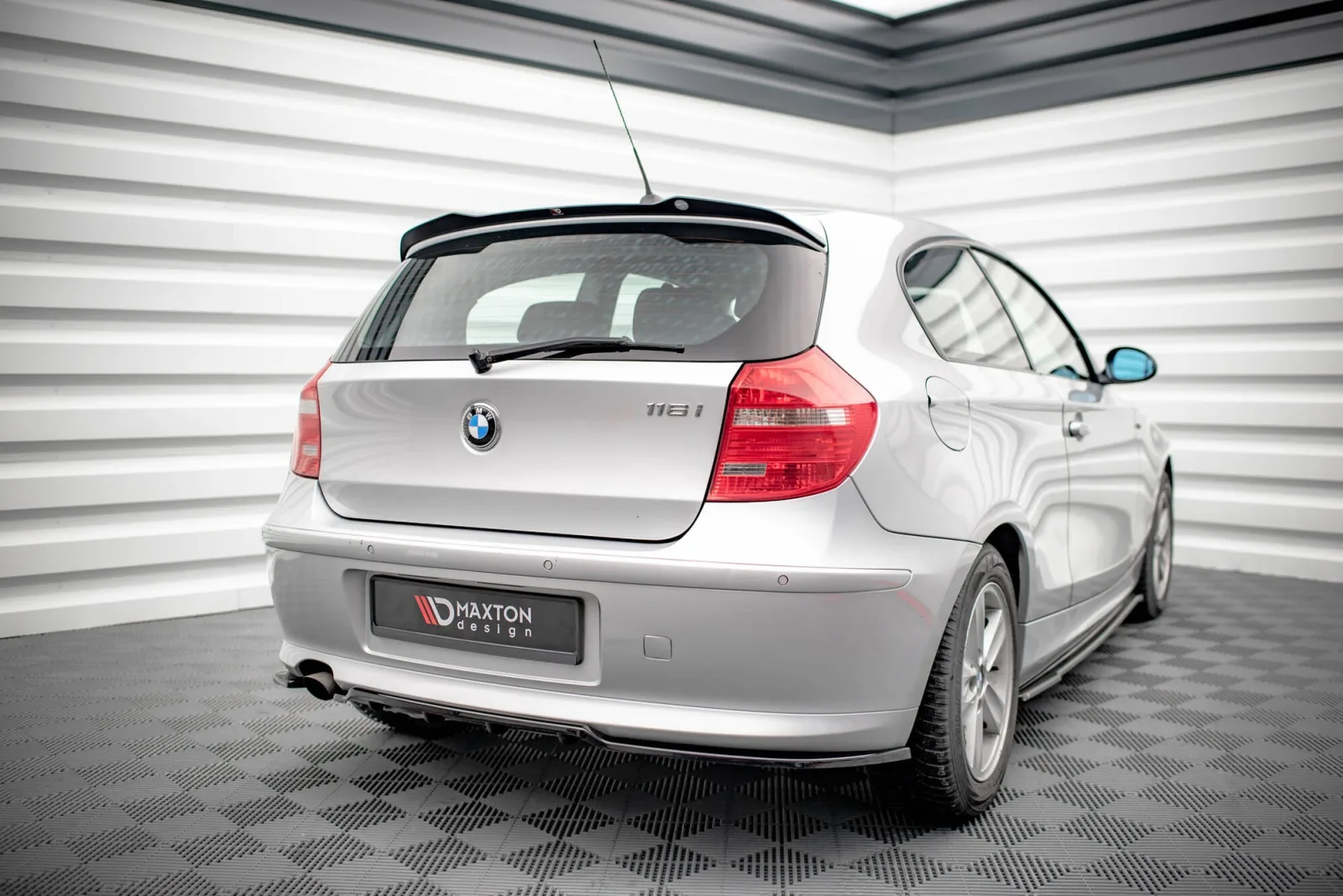 Rear Splitter (With Diffuser) compatible with BMW 1 E81 Facelift