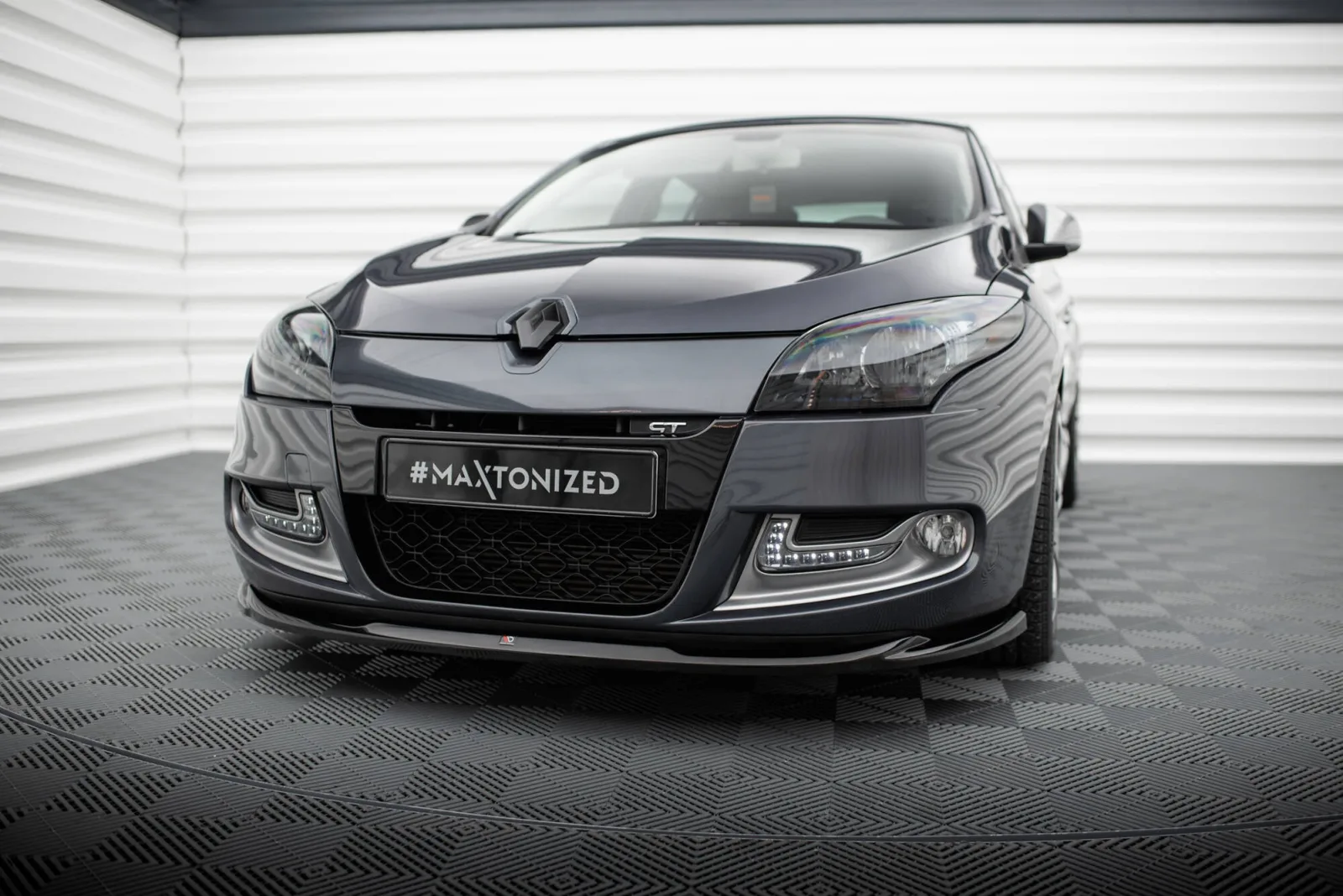 Front Splitter V.2 compatible with Renault Megane GT Mk3 Facelift