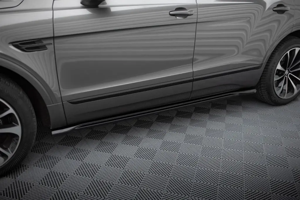 Side Skirts Diffusers compatible with Bentley Bentayga Mk1