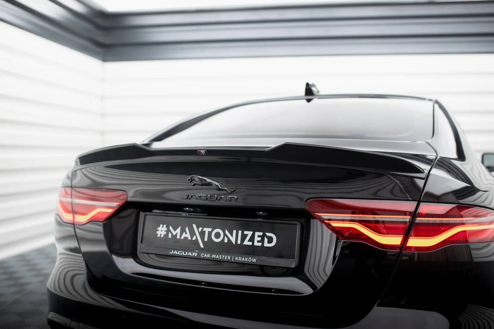 Spoiler Cap 3D compatible with Jaguar XE X760 Facelift