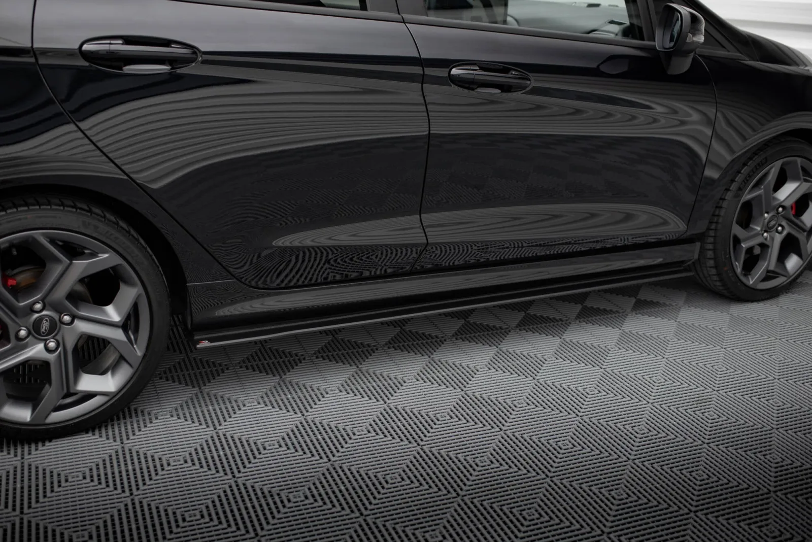 Side Skirts Diffusers Street Pro compatible with Ford Fiesta ST / ST-Line Mk8
