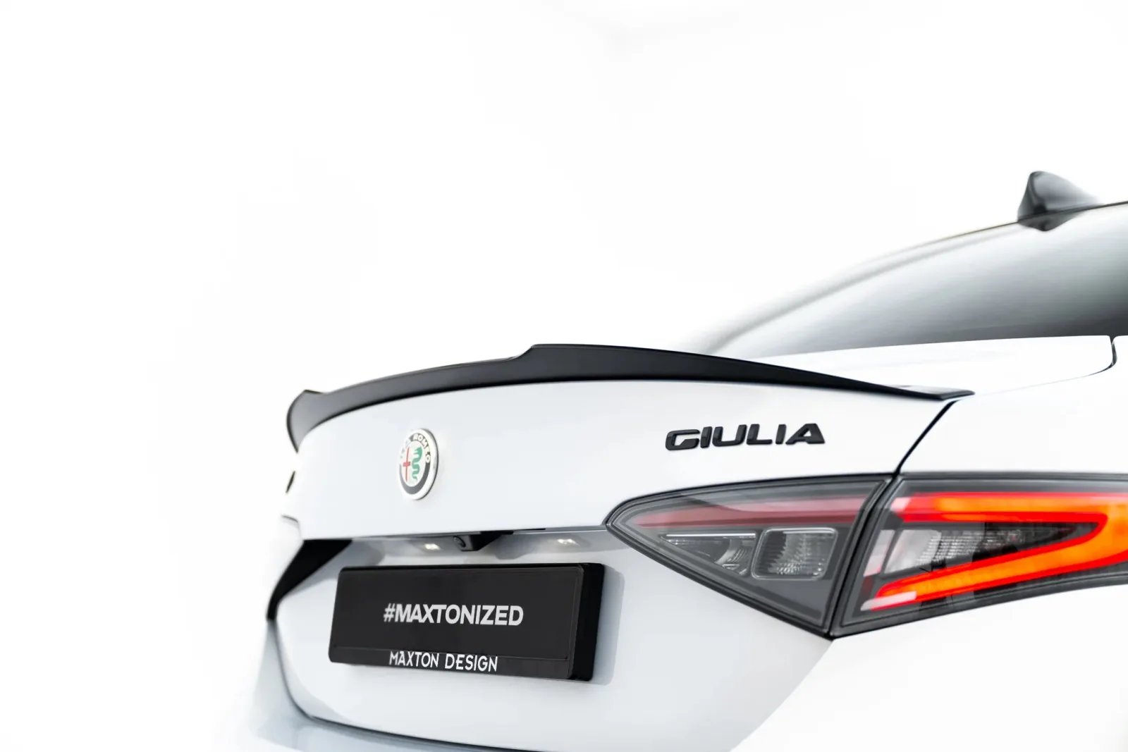 Spoiler Cap compatible with Alfa Romeo Giulia