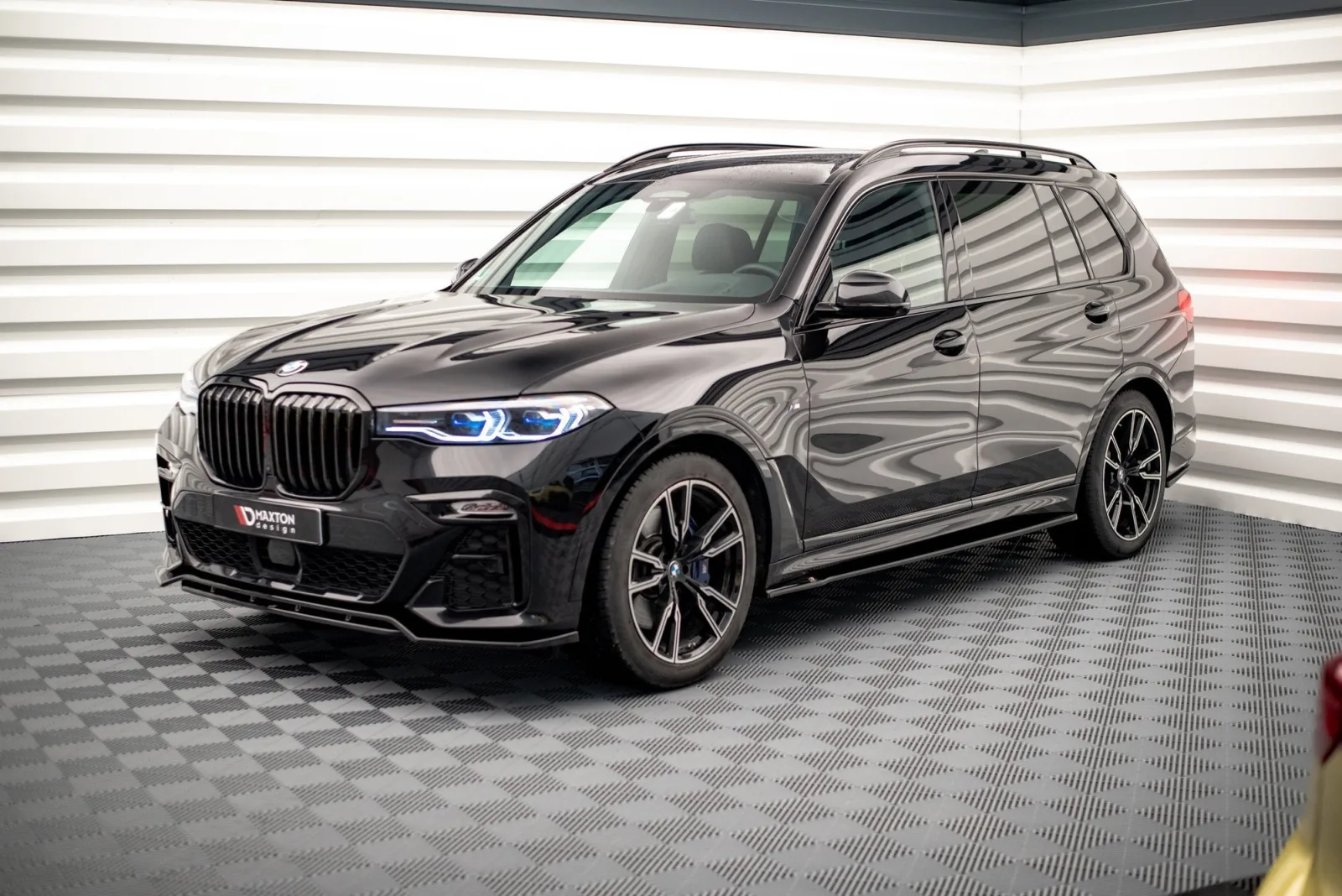 Set of Splitters compatible with BMW X7 M-Pack G07