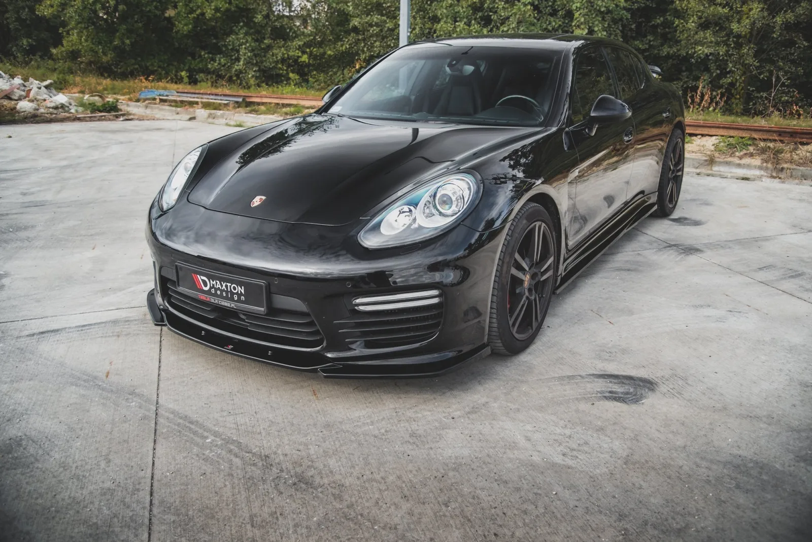 Front Splitter V.2 compatible with Porsche Panamera Turbo 970 Facelift
