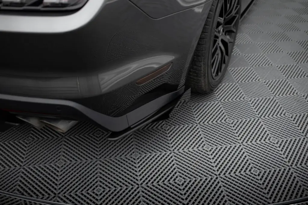 Rear Side Splitters Street Pro + Flaps compatible with Ford Mustang GT Mk6