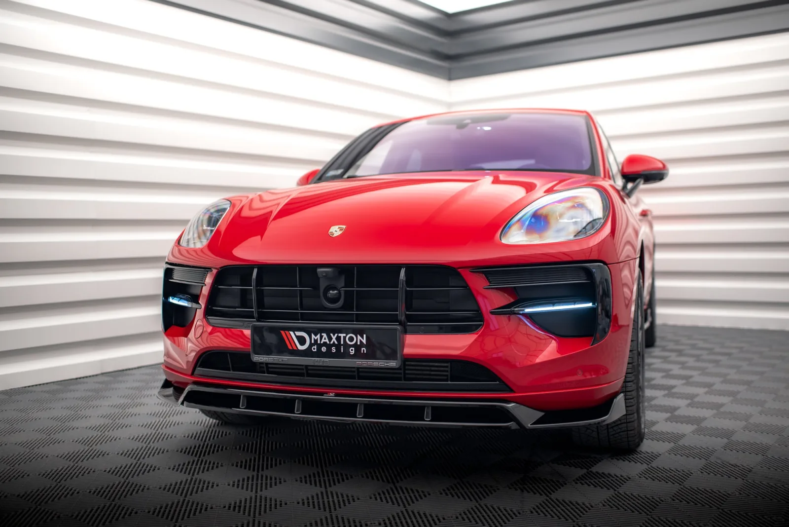 Front Splitter V.2 compatible with Porsche Macan GTS / Sport Design Mk1 Facelift