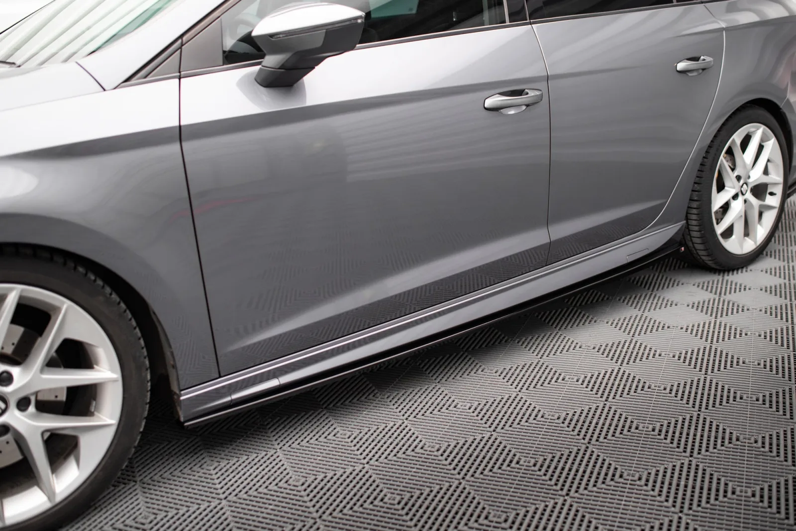 Side Skirts Diffusers compatible with Seat Leon Cupra / FR / Standard Aero Mk3 / Mk3 Facelift