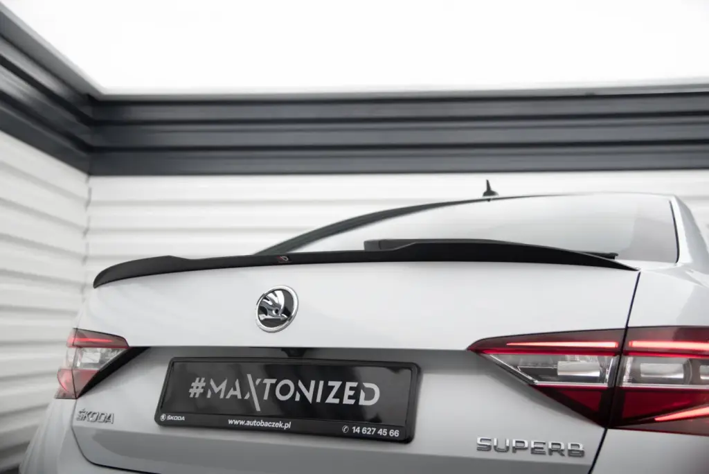 Spoiler Cap V.2 compatible with Skoda Superb Liftback Mk3 / Mk3 Facelift