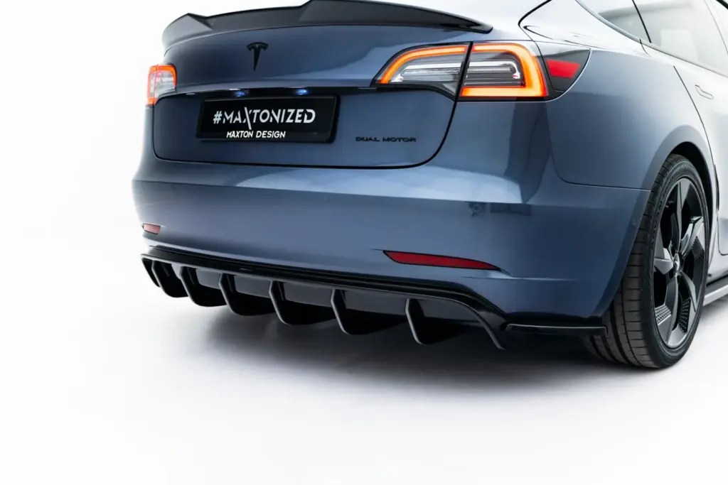 Rear Valance V.2 compatible with Tesla Model 3