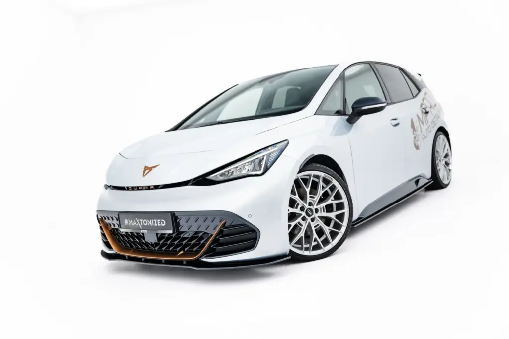 Front Splitter Street Pro compatible with Cupra Born Mk1