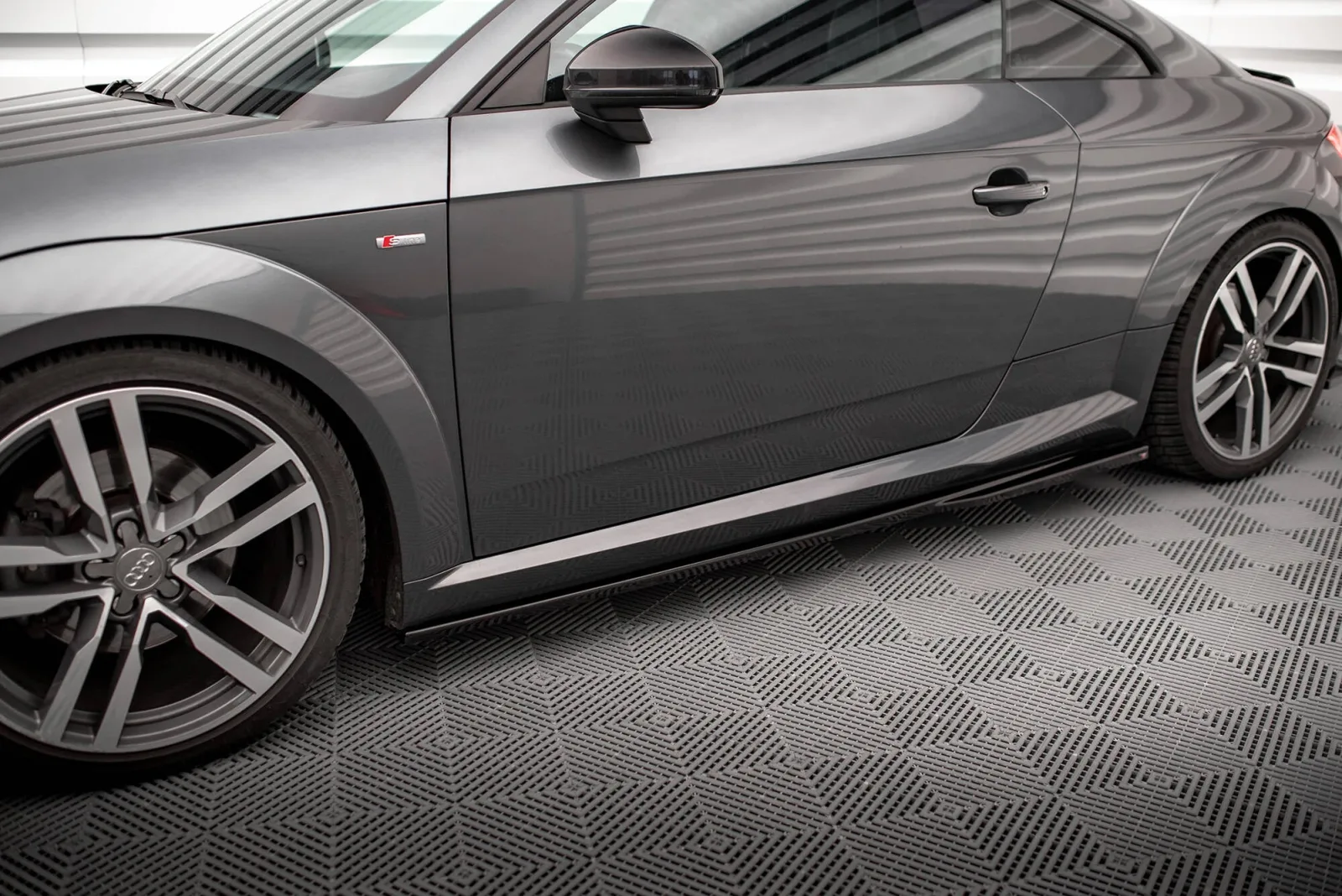 Side Skirts Diffusers compatible with Audi TT S-Line 8S