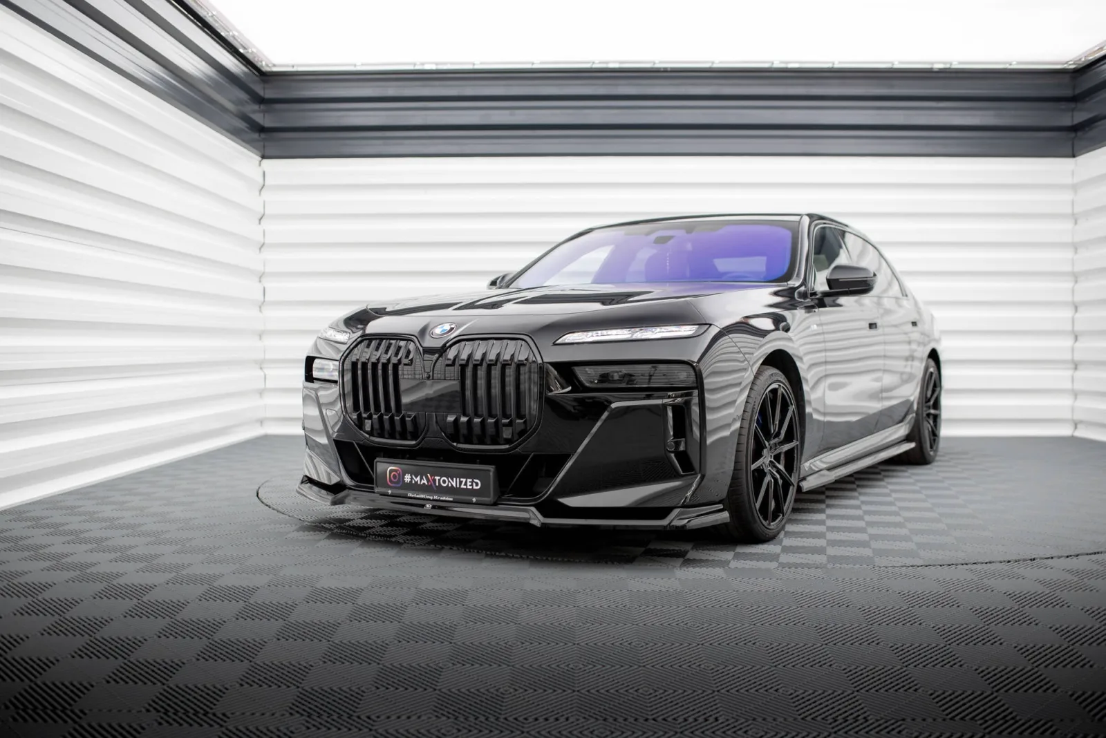 Front Splitter V.3 compatible with BMW 7 M-Pack / M760e / i7 M-Pack G70