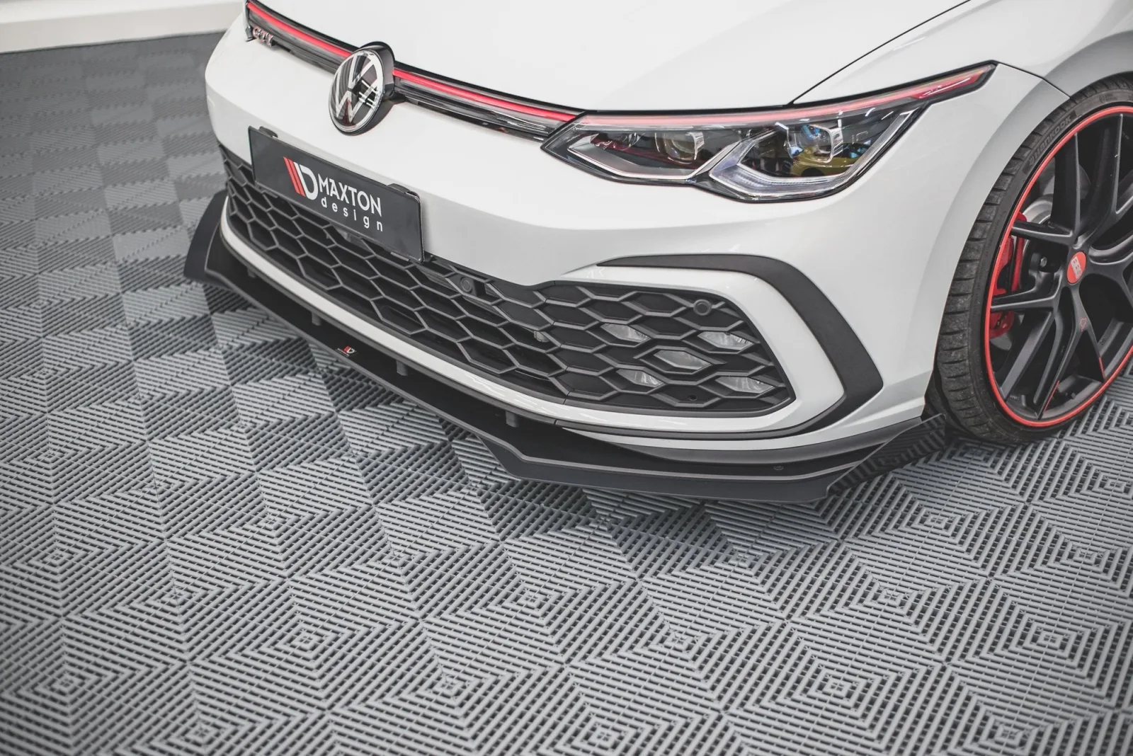 Flaps compatible with Volkswagen Golf GTI / GTE / GTD / R-Line Mk8