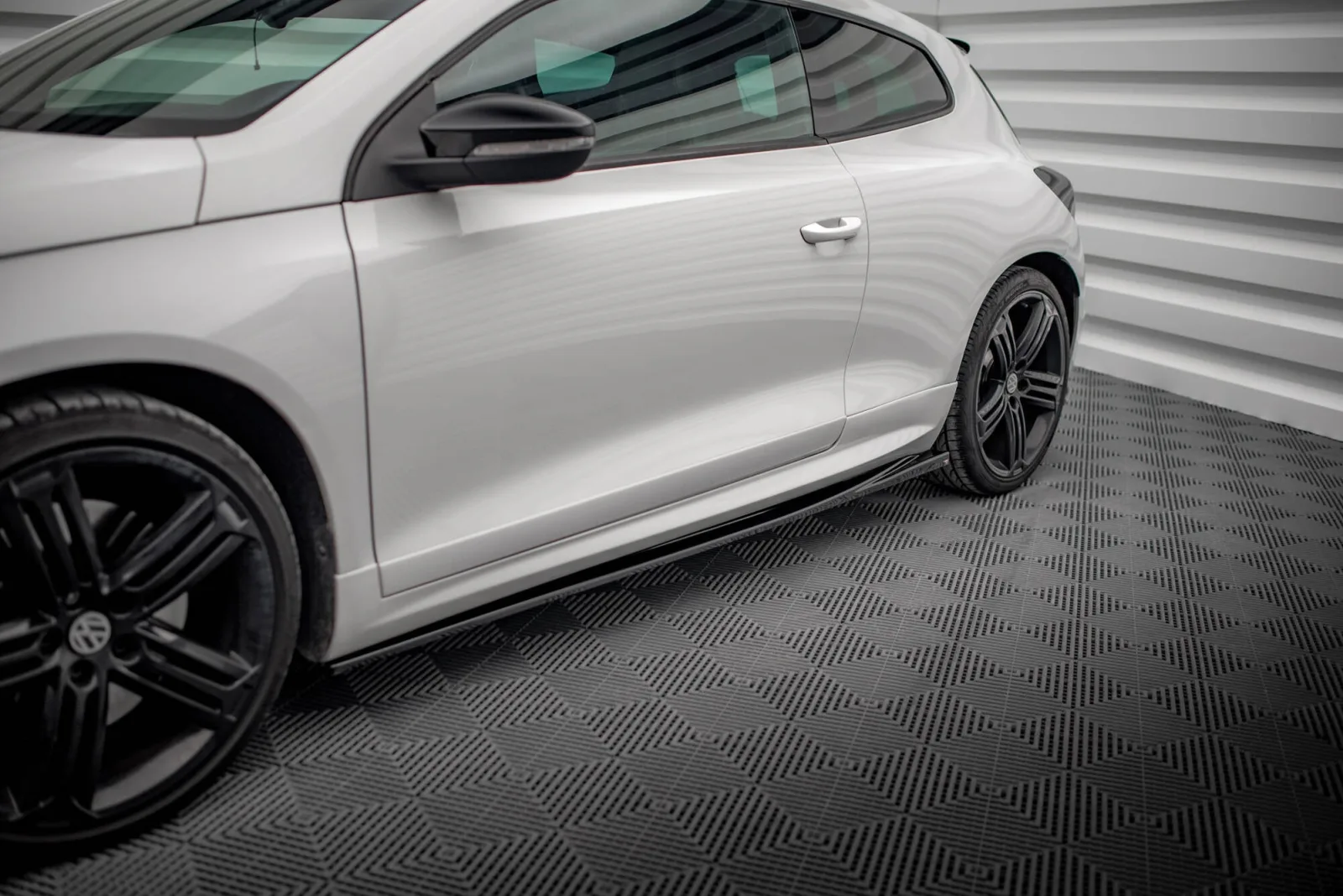 Side Skirts Diffusers V.2 compatible with Volkswagen Scirocco R Mk3