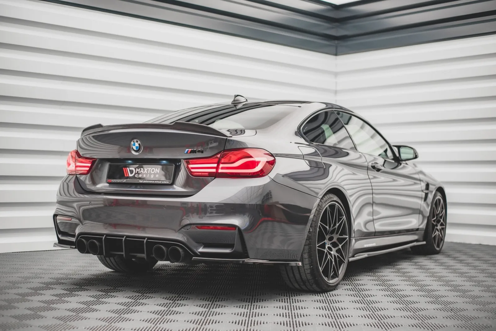 Rear Diffuser Street Pro compatible with BMW M4 F82