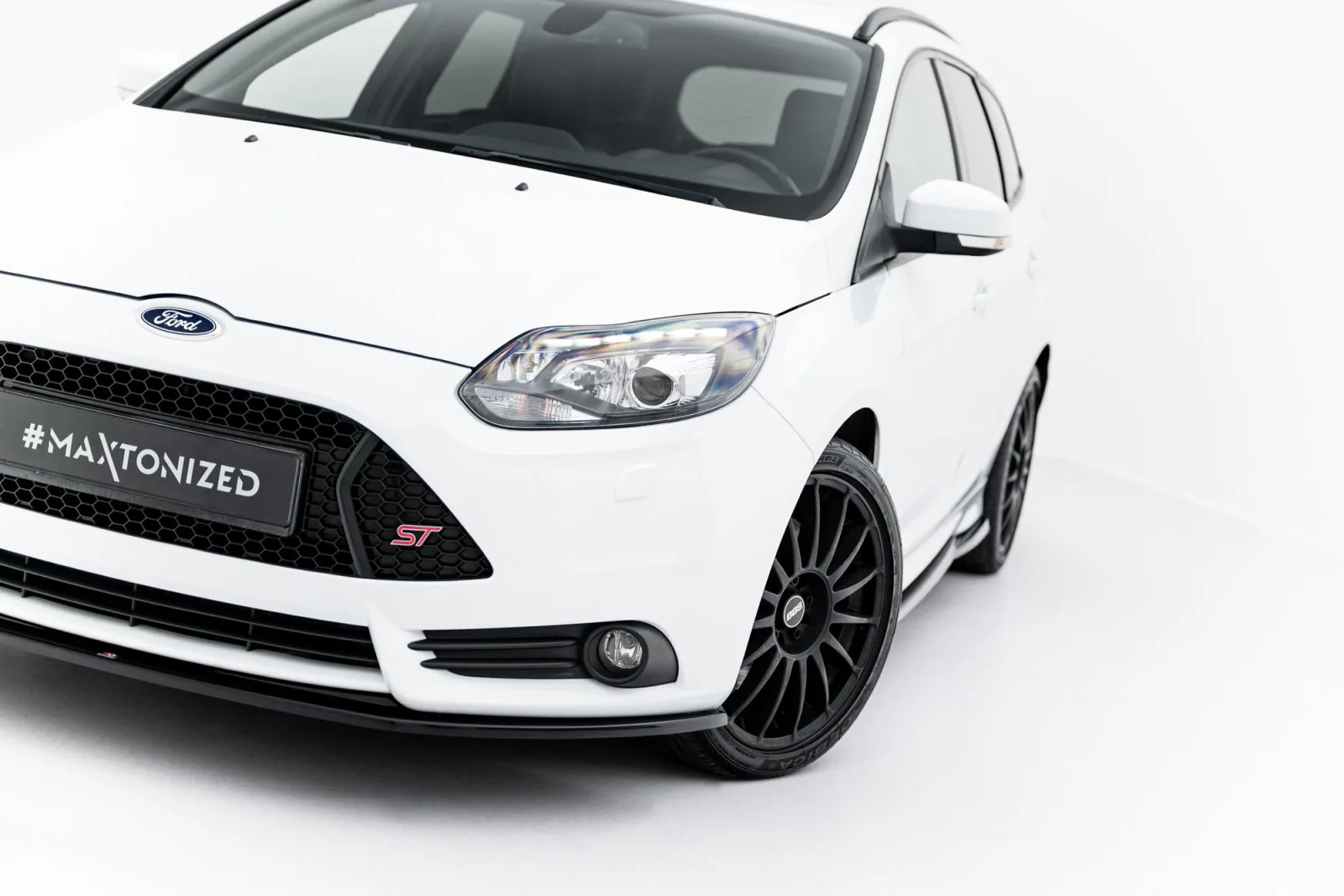 Front Splitter V.2 compatible with Ford Focus ST Mk3