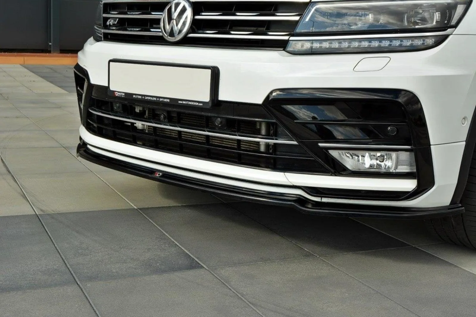 Front Splitter compatible with VW Tiguan Mk2 R-Line