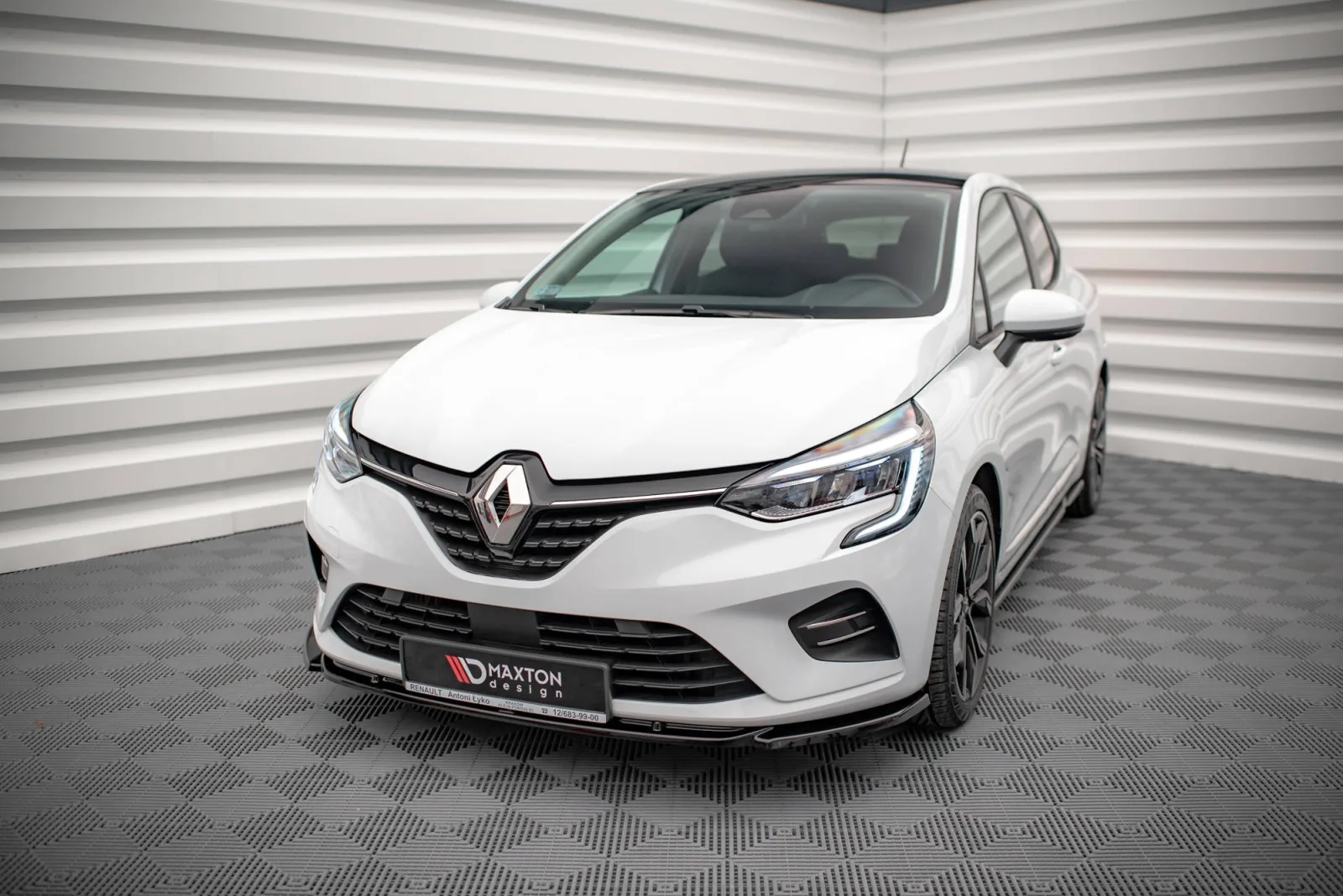 Front Splitter V.1 compatible with Renault Clio Mk5