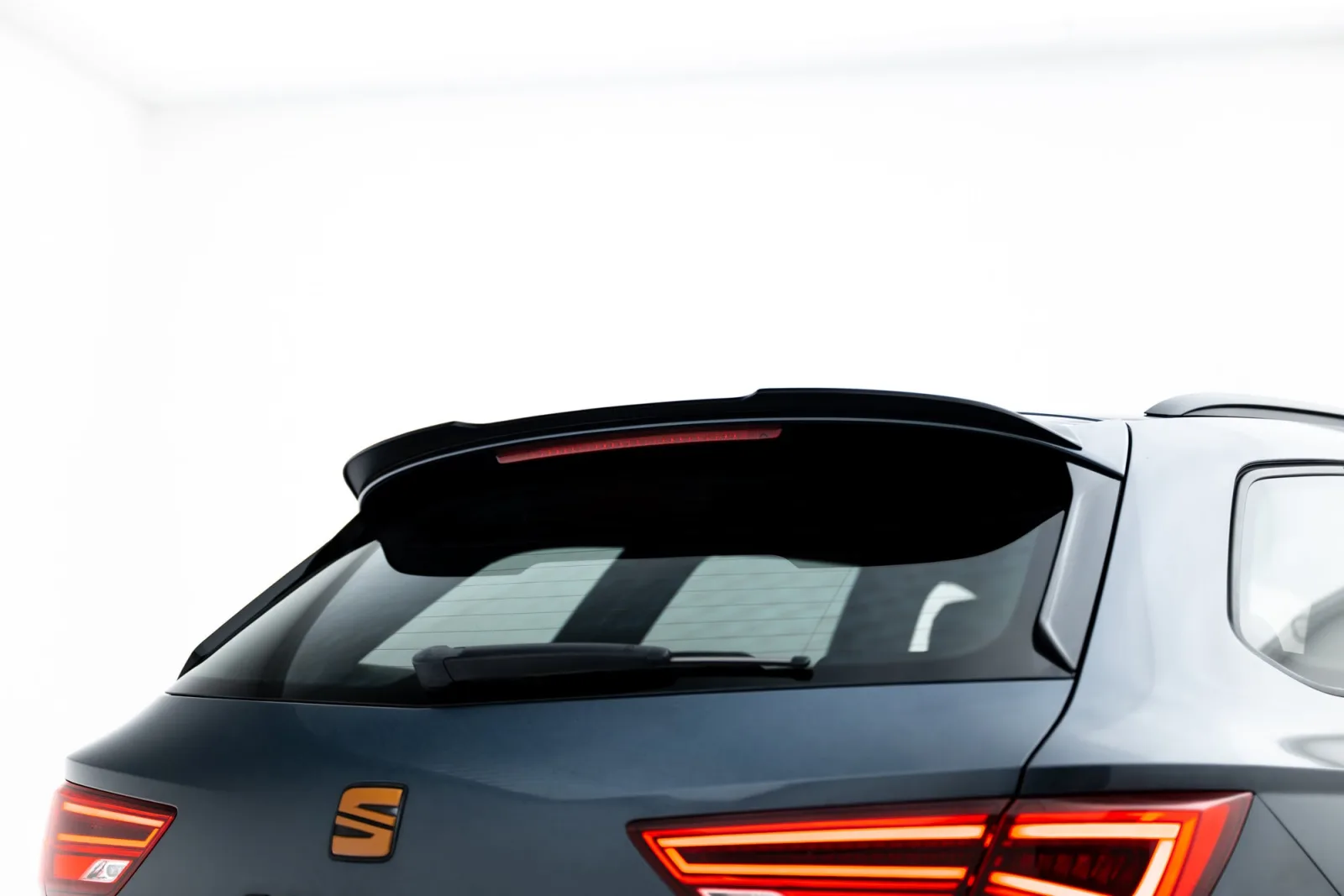 Spoiler Cap V.1 compatible with Seat Leon Cupra ST Mk3 / Mk3 Facelift