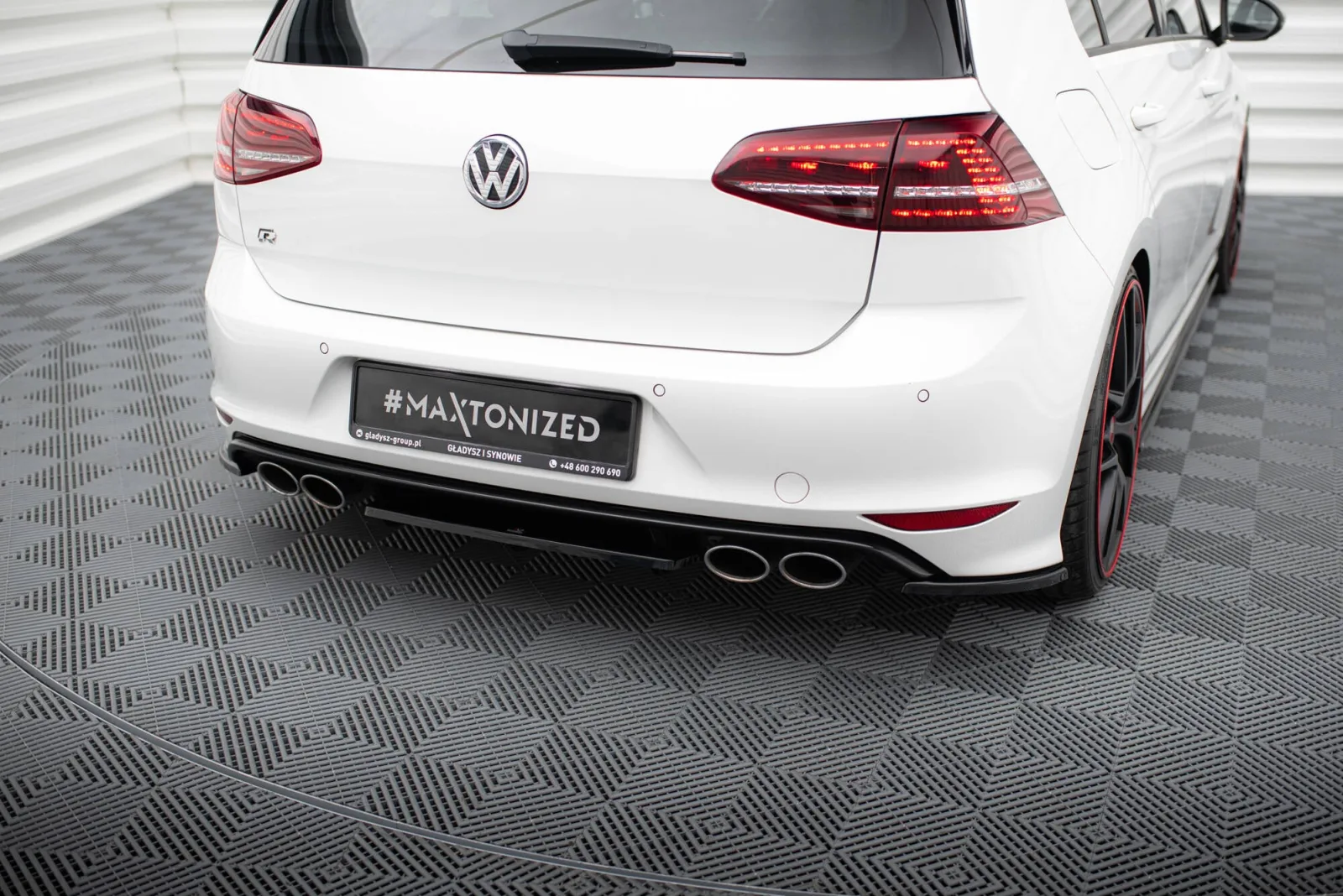 Rear Splitter compatible with VW Golf 7 R (With Diffuser)