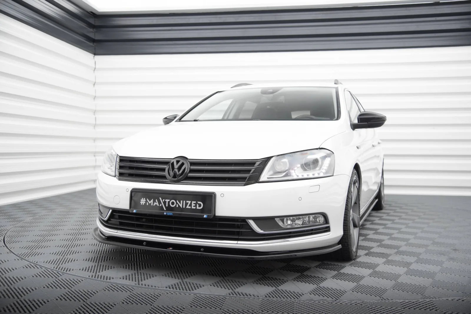 Front Splitter V.2 compatible with Volkswagen Passat B7