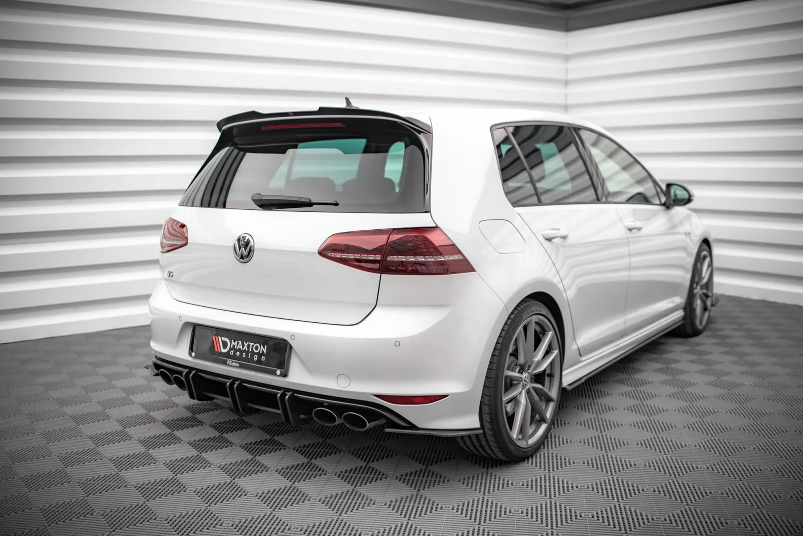Rear Diffuser Street Pro compatible with Volkswagen Golf R Mk7