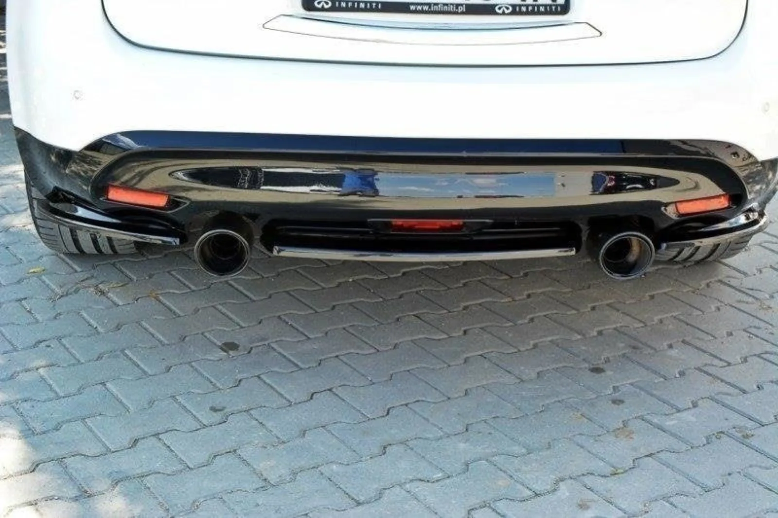 Rear Splitter compatible with INFINITI QX70