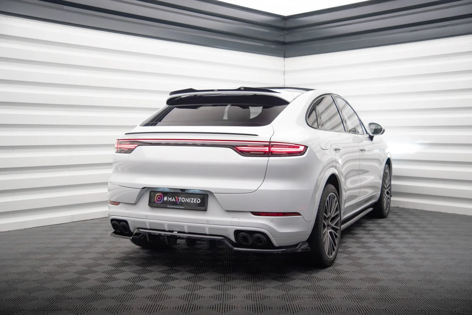 Rear Splitter (With Diffuser) compatible with Porsche Cayenne Coupe / SUV Mk3