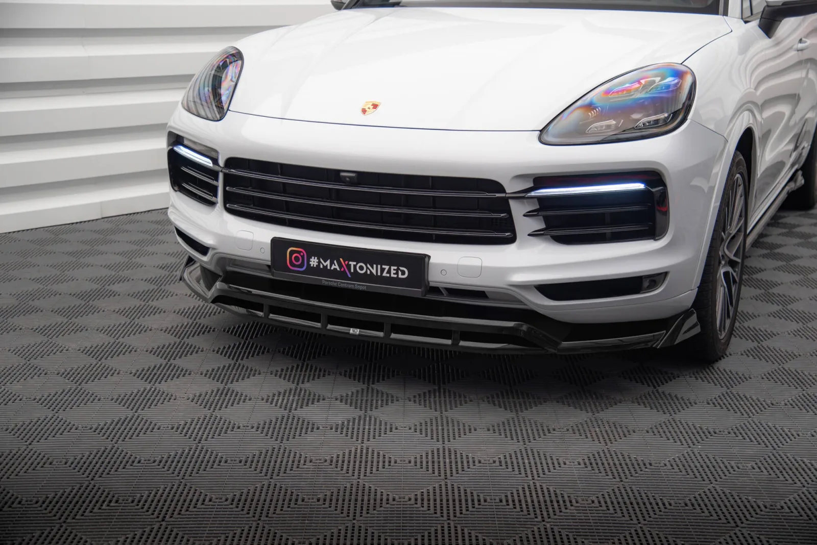 Front Splitter compatible with Porsche Cayenne Coupe / SUV Mk3