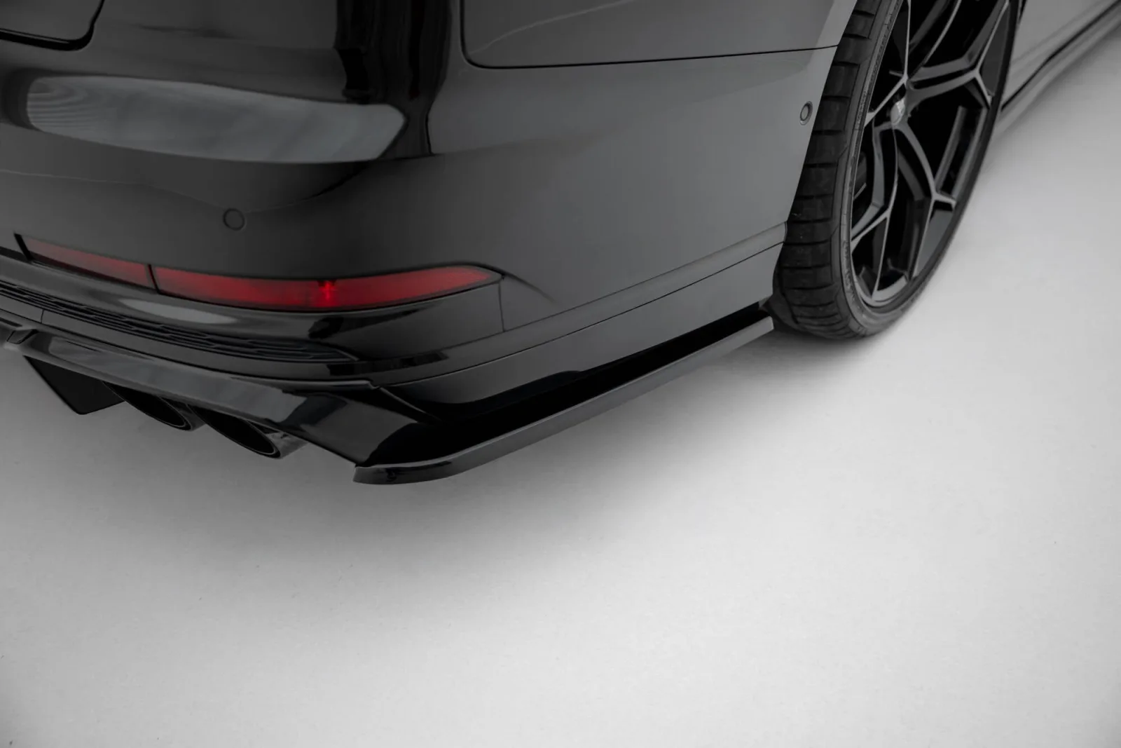 Rear Side Splitters V.2 compatible with Audi S8 D5