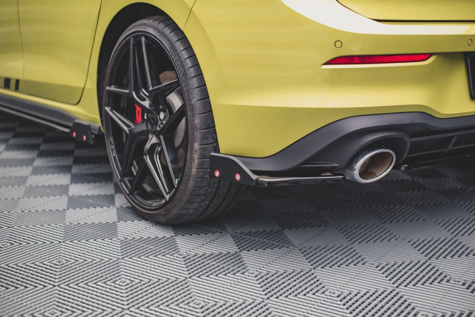 Rear Side Splitters V.1 + Flaps compatible with Volkswagen Golf GTI Clubsport Mk8