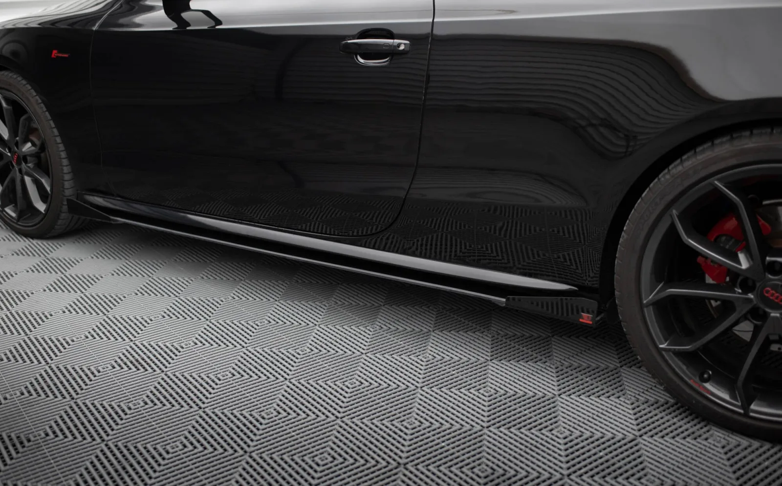 Side Flaps compatible with Audi A5 / A5 S-Line / S5 Coupe / Cabrio 8T / 8T Facelift