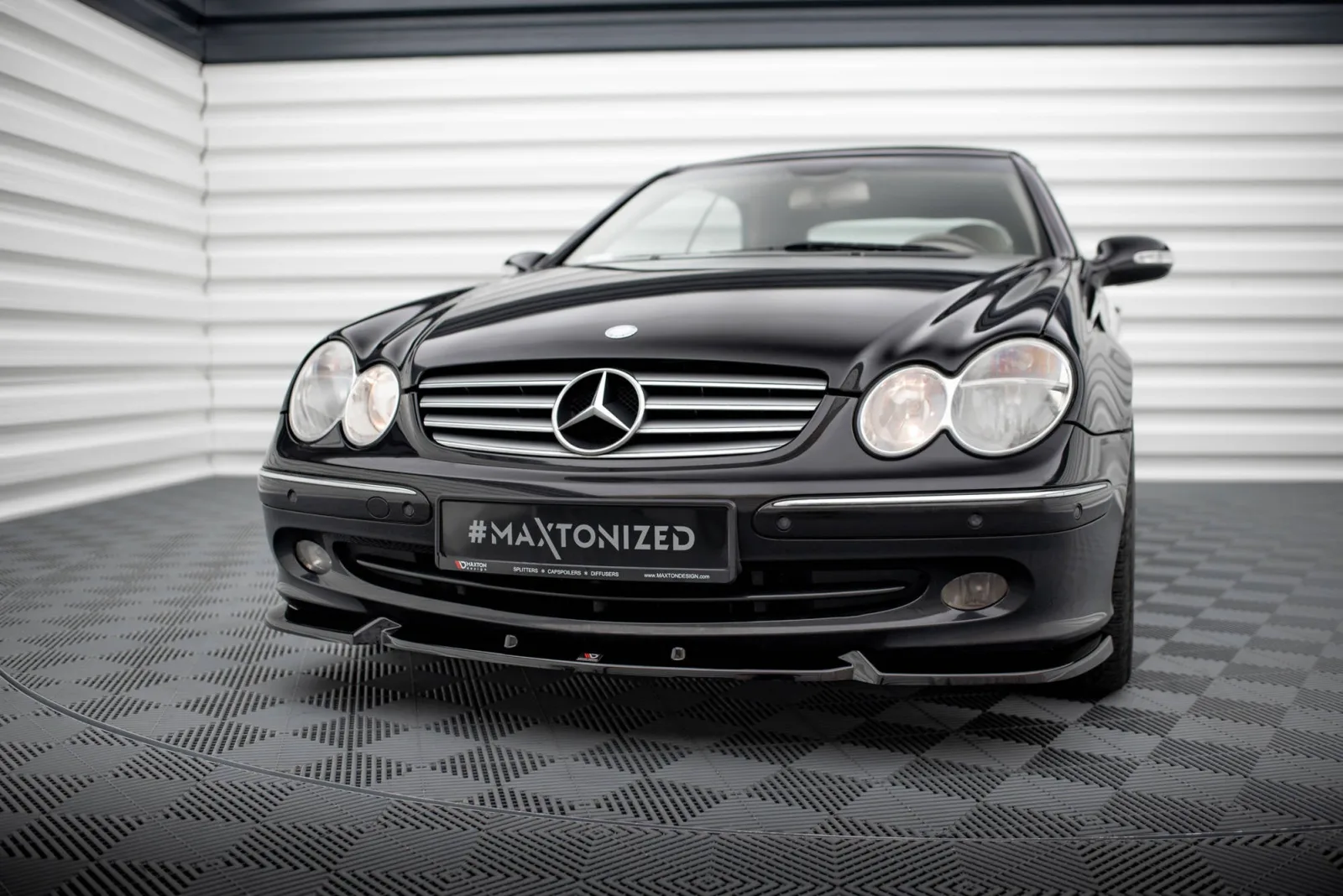 Front Splitter V.2 compatible with Mercedes-Benz CLK W209
