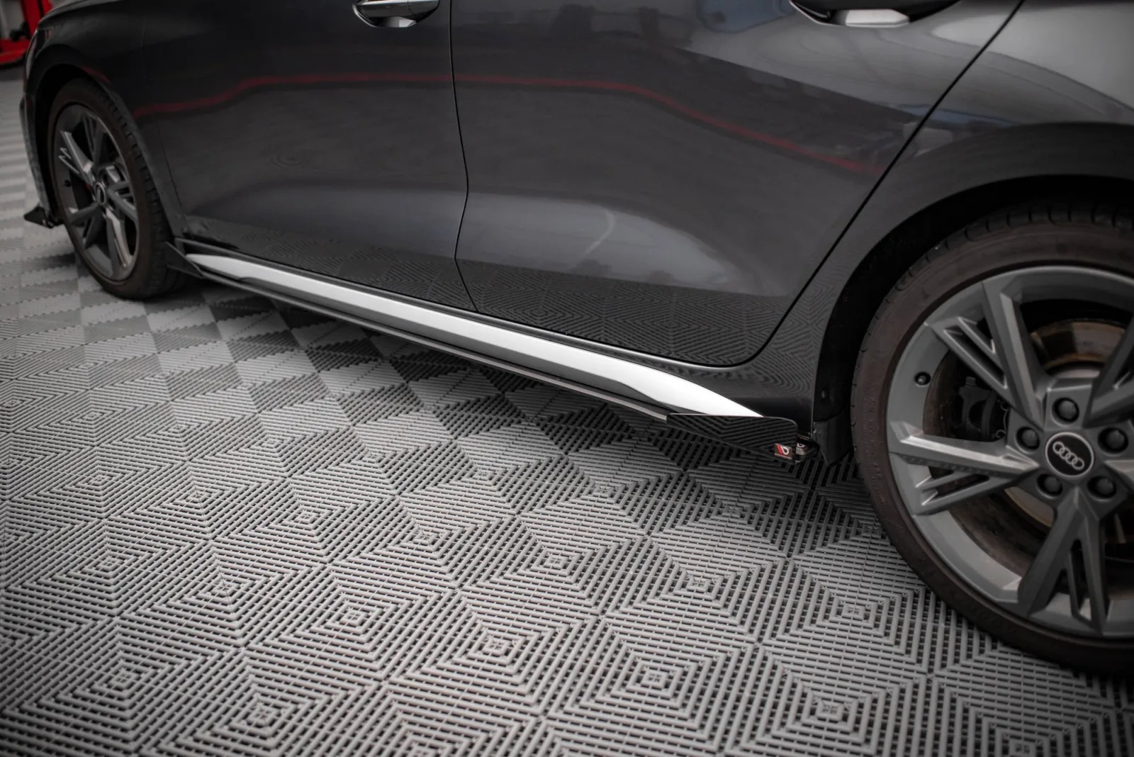Side Flaps compatible with Audi S3 / A3 S-Line 8Y / 8Y Facelift