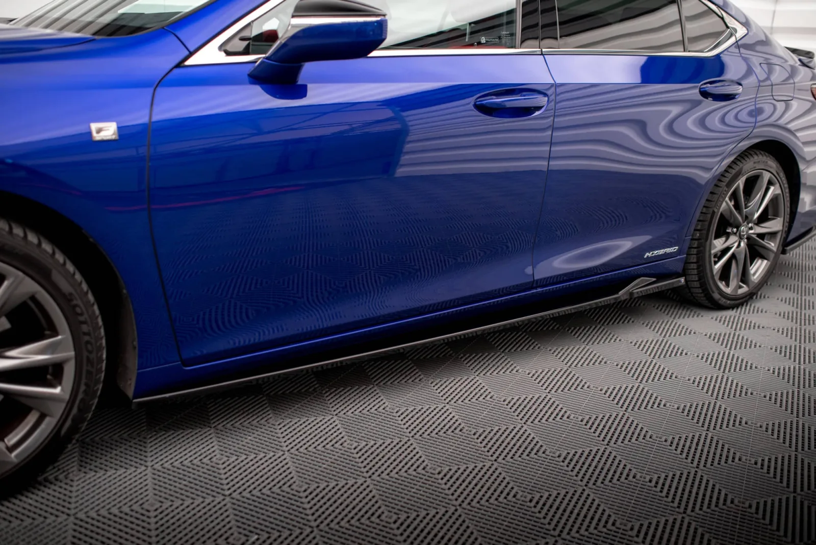 Side Skirts Diffusers compatible with Lexus ES F Sport Mk7