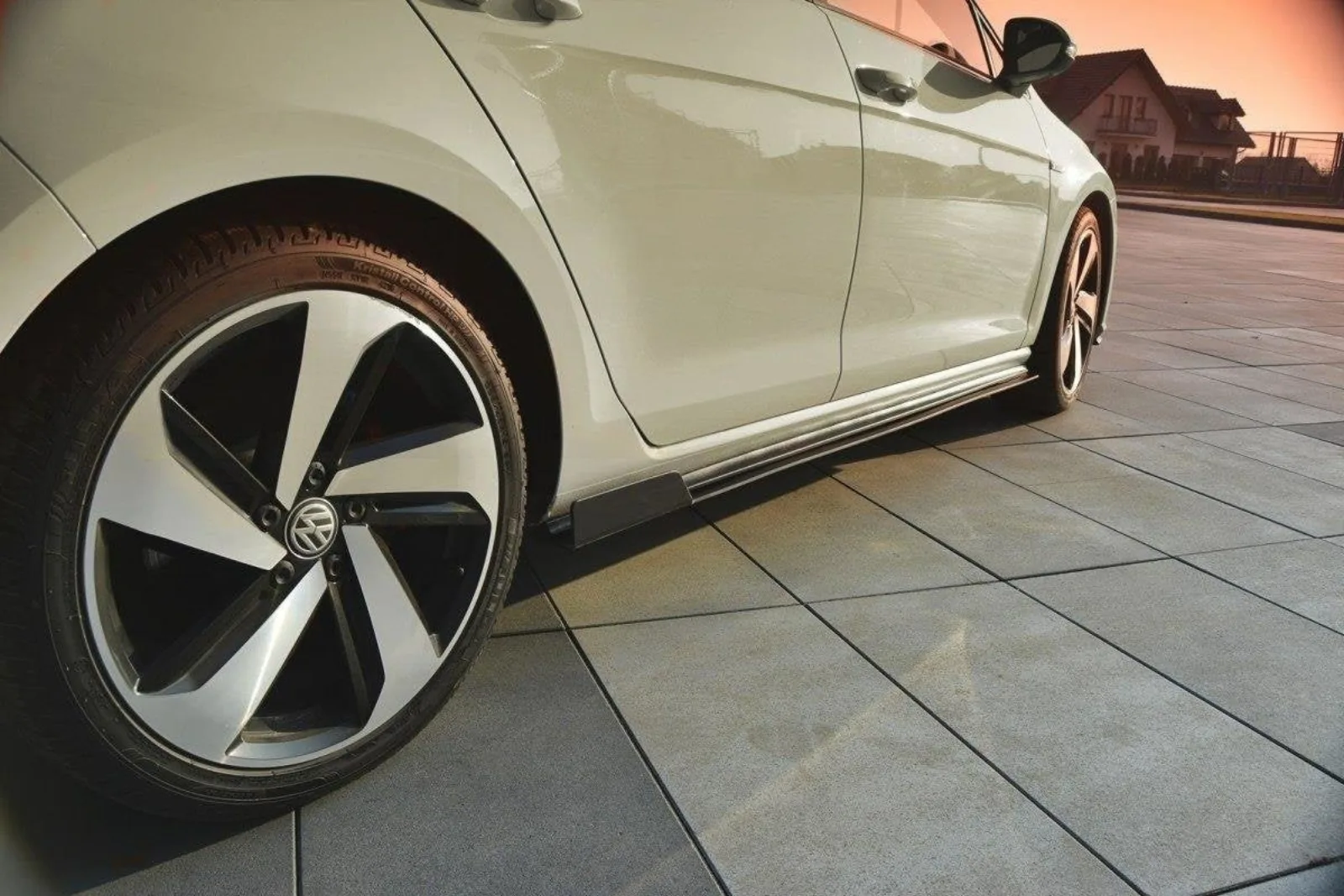 Side Skirts Diffusers Racing compatible with VW Golf 7 GTI Facelift