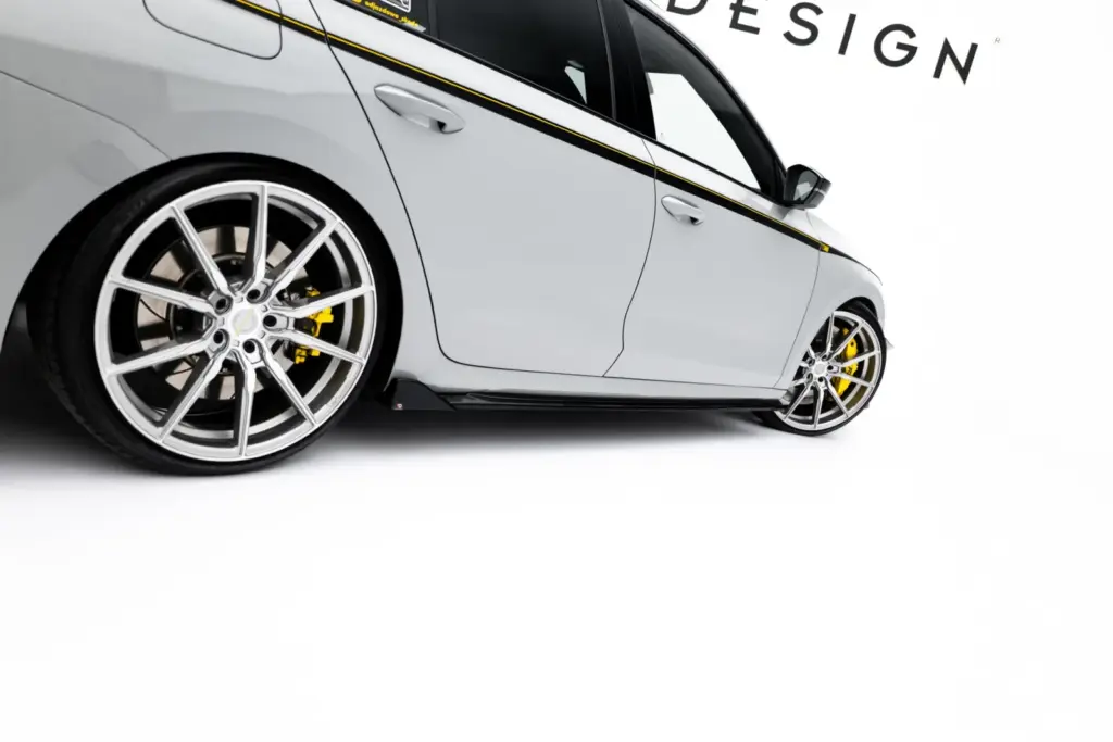 Side Skirts Diffusers V.4 compatible with Skoda Octavia RS Liftback / Combi Mk4
