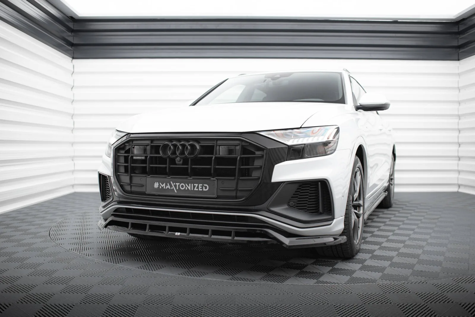 Front Splitter V.2 compatible with Audi SQ8 / Q8 S-Line Mk1