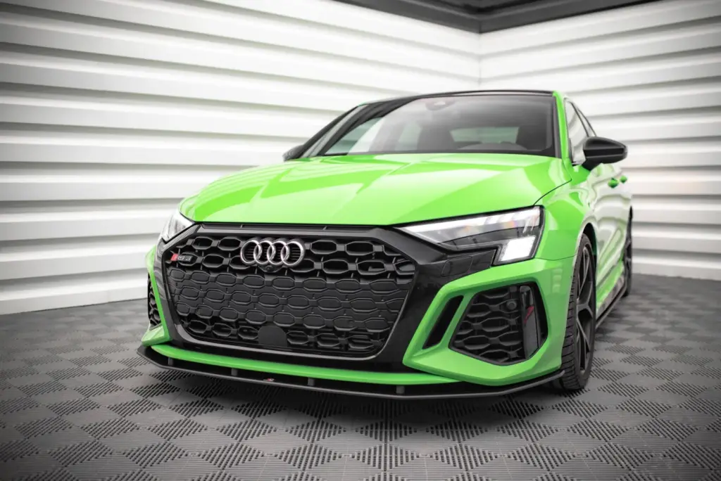 Front Splitter Street Pro compatible with Audi RS3 8Y