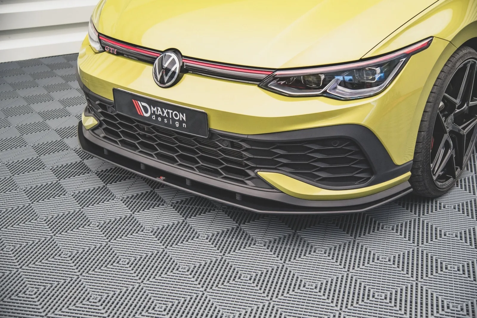 Front Splitter Street Pro compatible with Volkswagen Golf GTI Clubsport Mk8