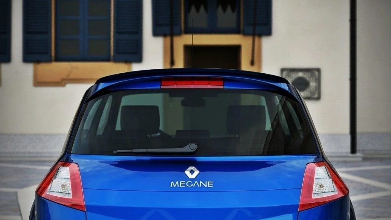 Spoiler Cap compatible with Renault Megane II RS R26