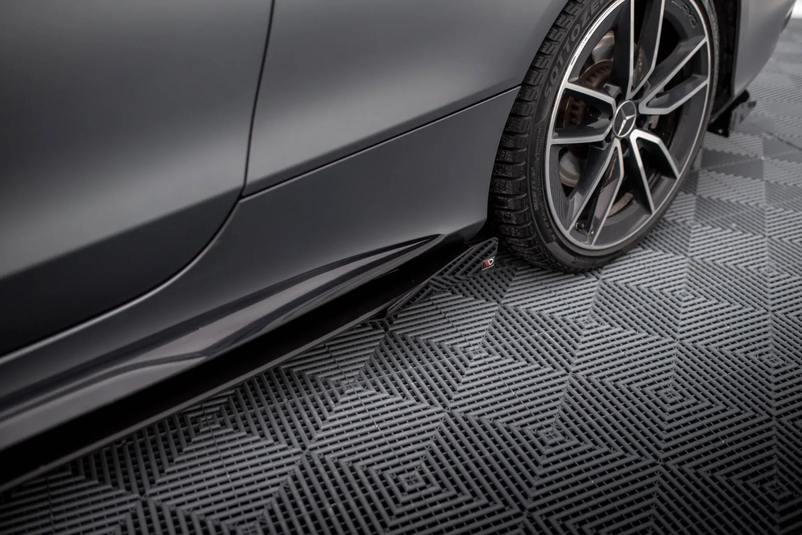 Side Flaps compatible with Mercedes-AMG C43 Coupe / Cabrio C205 Facelift / A205 Facelift