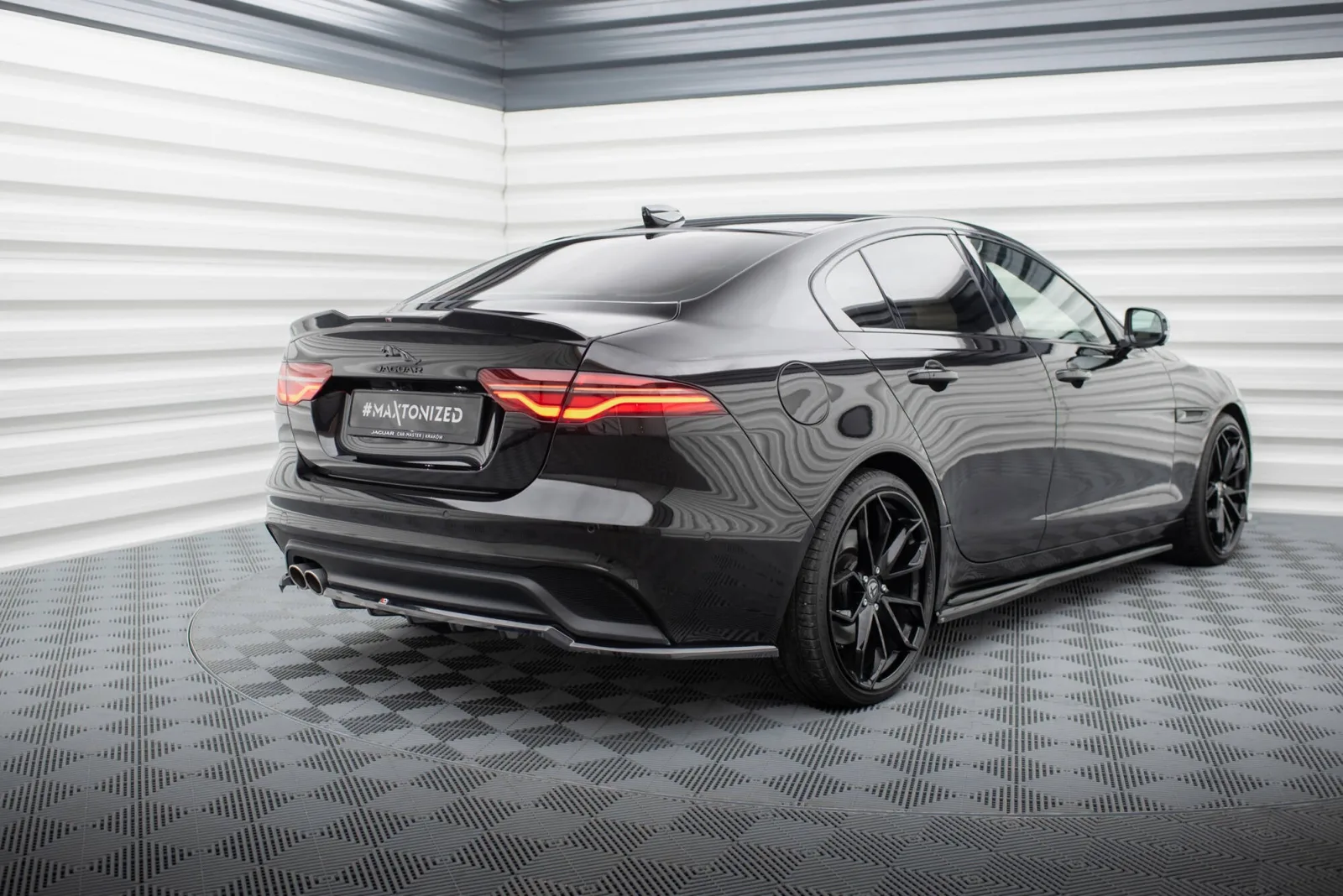 Rear Splitter (With Diffuser) compatible with Jaguar XE X760 Facelift