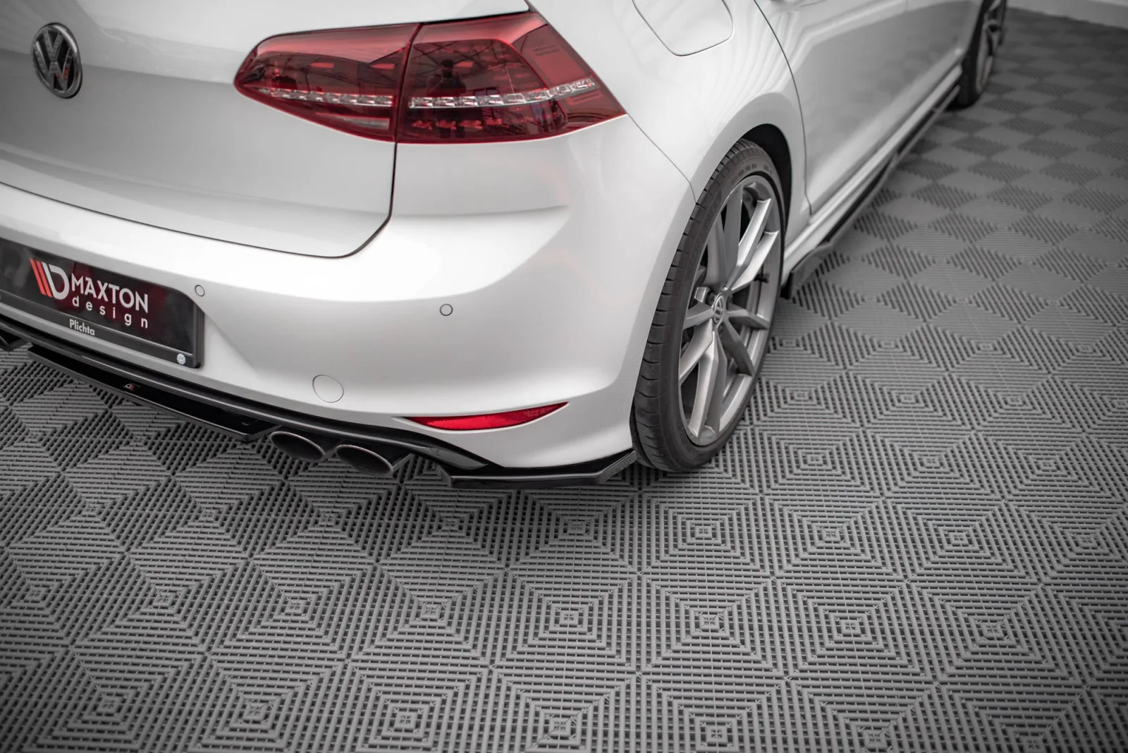 Rear Side Splitters V.3 compatible with Volkswagen Golf R Mk7