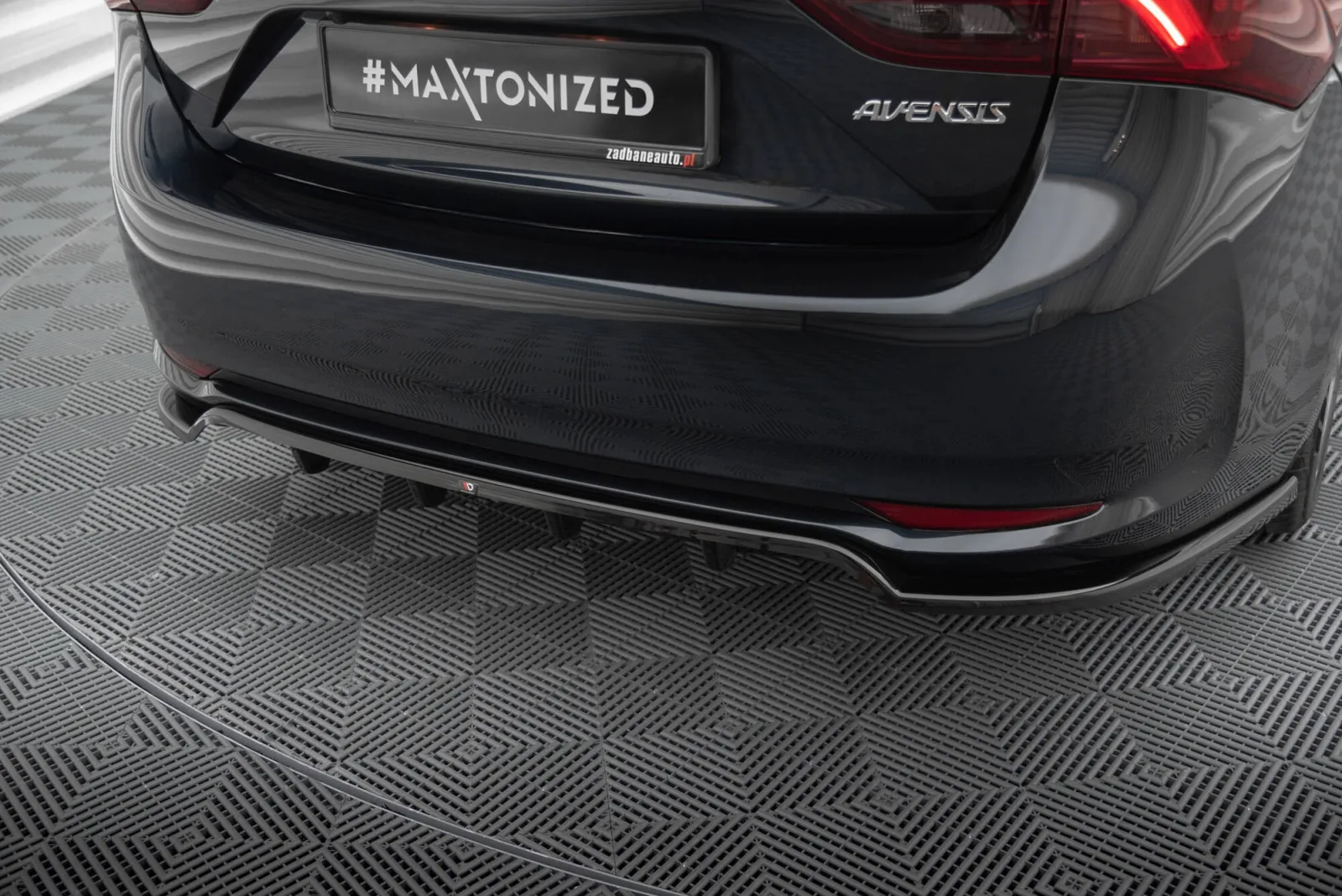 Rear Splitter (With Diffuser) compatible with Toyota Avensis Sedan Mk3 Facelift
