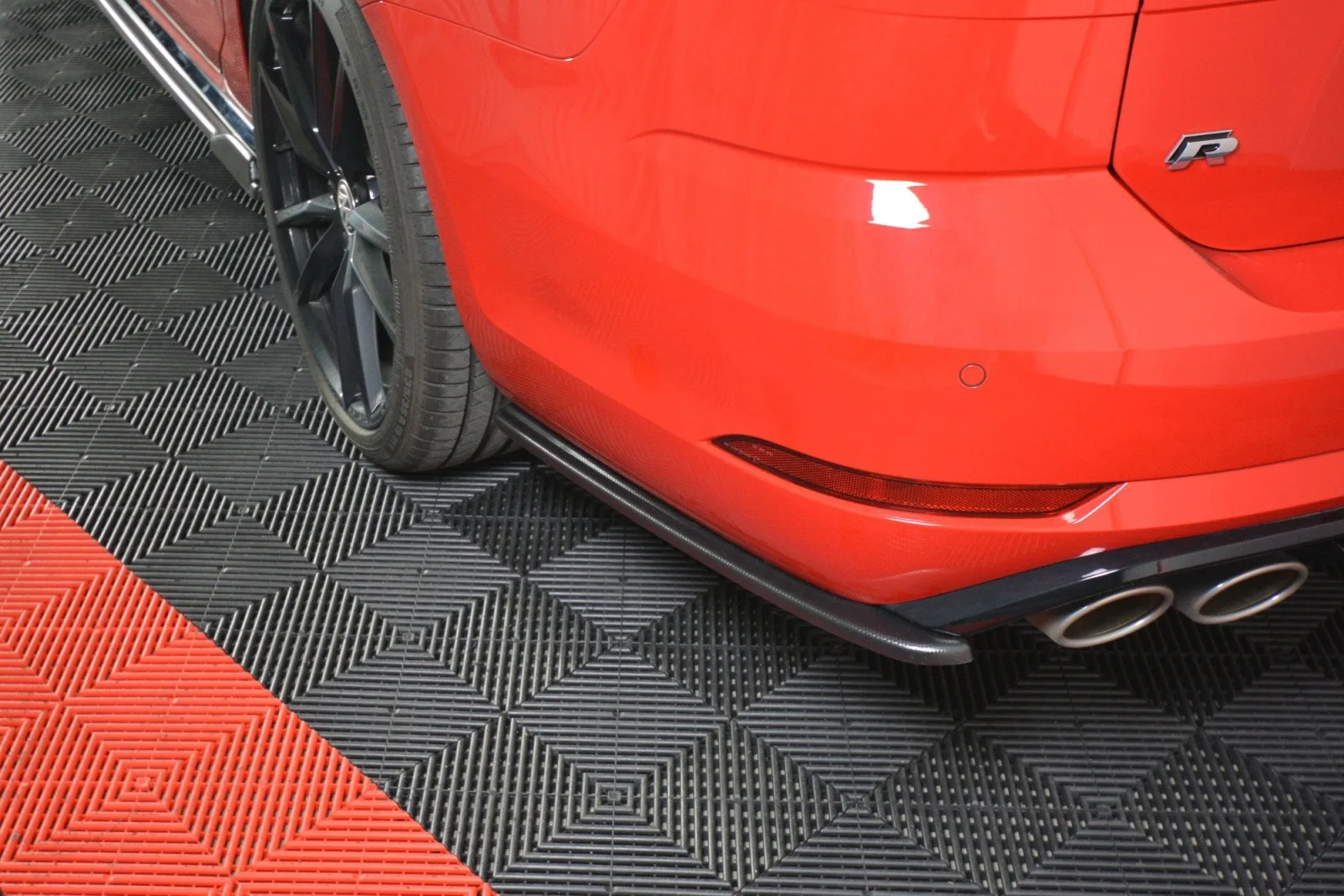 Rear Side Splitters V.1 compatible with VW GOLF 7 R VARIANT FACELIFT
