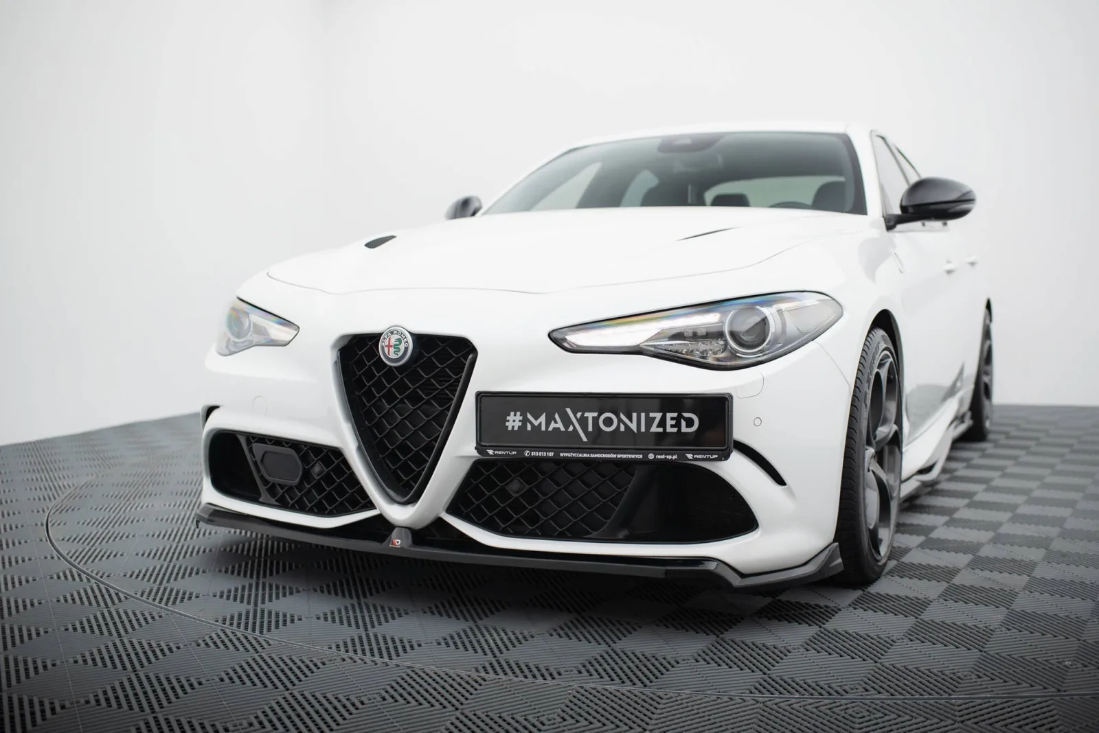 Front Splitter compatible with Alfa Romeo Giulia Quadrifoglio