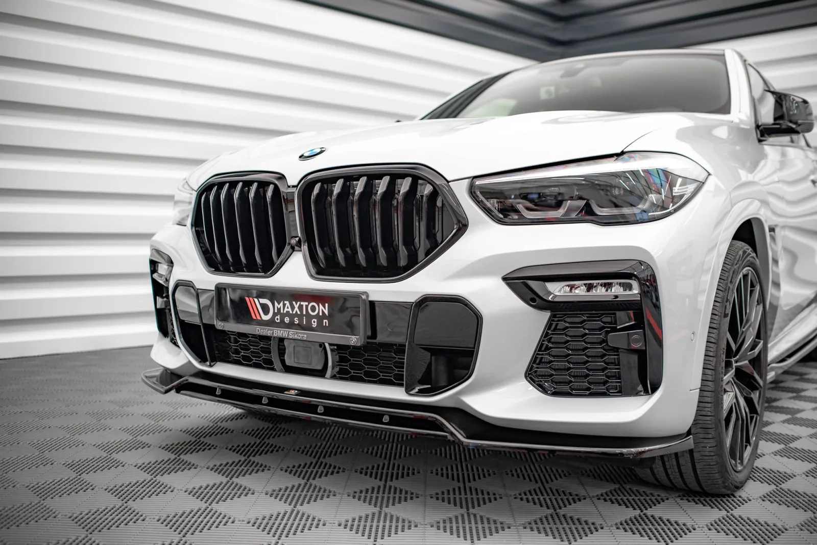 Front Splitter V.2 compatible with BMW X6 M-Pack G06
